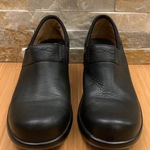 LBN Ariat Slip On Clogs/Wedge Shoes